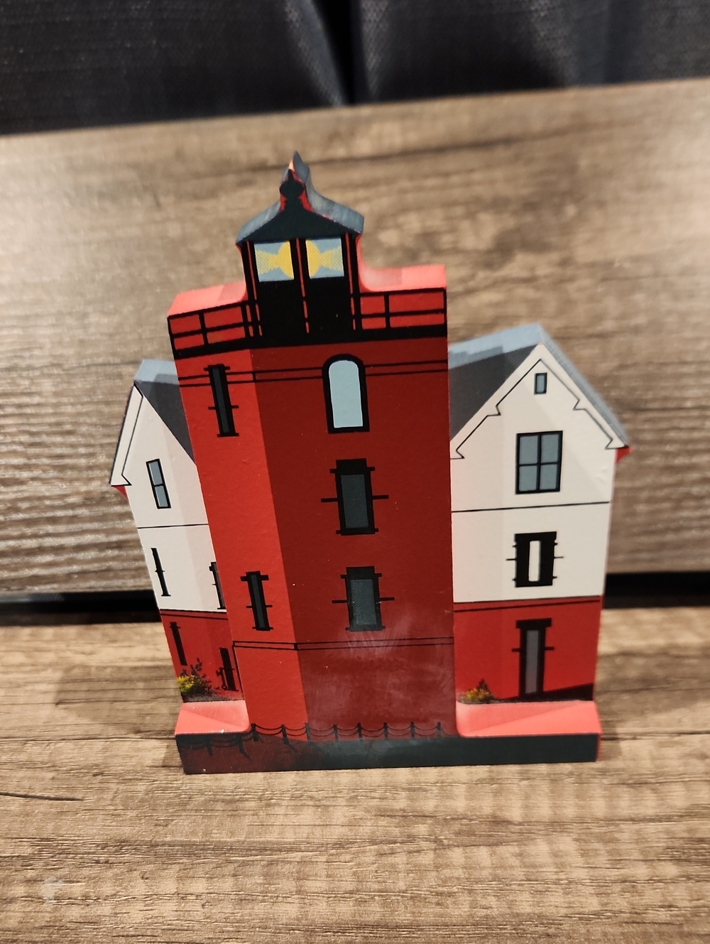 Vtg. 1993 Shelia Round Island Light Straits Of Michigan Wood Decor
